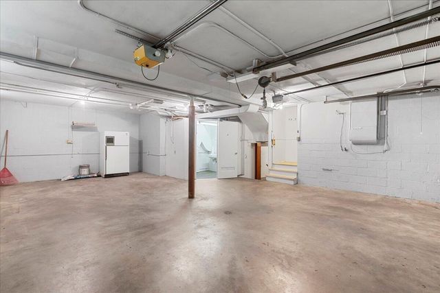 6245 Moraine Avenue, Hammond, IN 46324