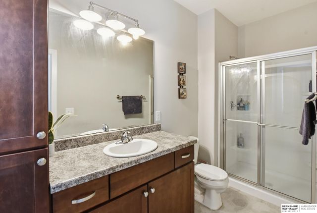 6107 N 108 Avenue Circle, Omaha, NE 68164