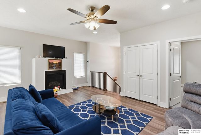 6107 N 108 Avenue Circle, Omaha, NE 68164