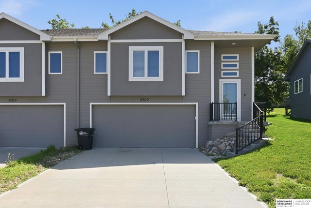 6107 N 108 Avenue Circle, Omaha, NE 68164