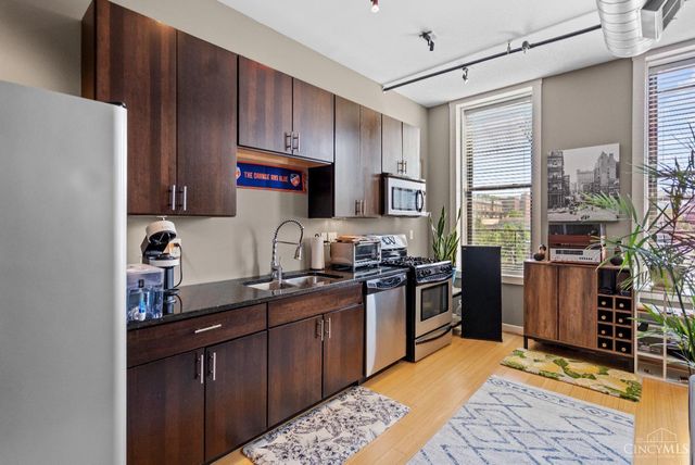 1202 Main Street, Cincinnati, OH 45202