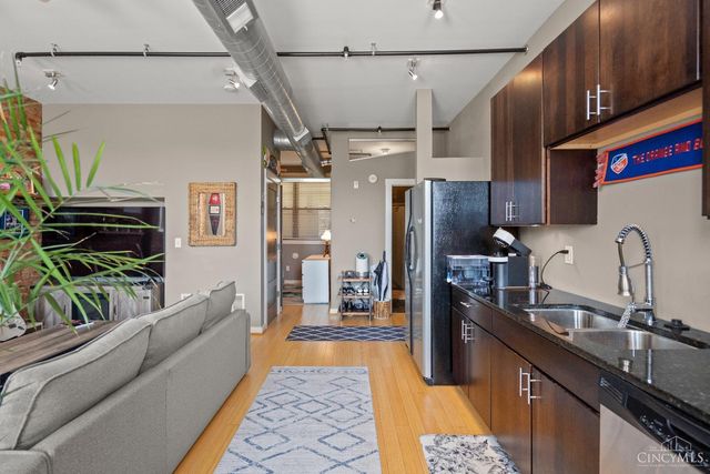 1202 Main Street, Cincinnati, OH 45202