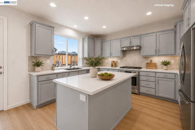 2600 Yorkshire Dr, Antioch, CA 94531
