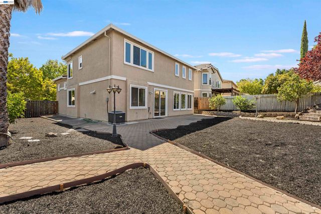 2600 Yorkshire Dr, Antioch, CA 94531