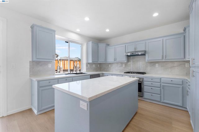 2600 Yorkshire Dr, Antioch, CA 94531
