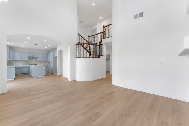 2600 Yorkshire Dr, Antioch, CA 94531
