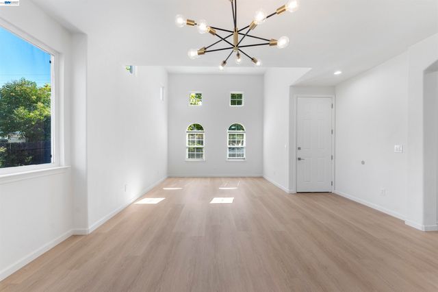 2600 Yorkshire Dr, Antioch, CA 94531