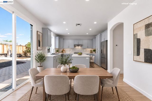 2600 Yorkshire Dr, Antioch, CA 94531