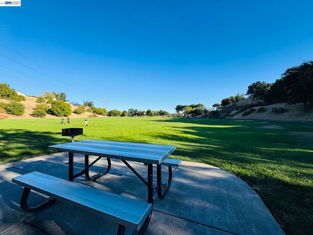 2600 Yorkshire Dr, Antioch, CA 94531