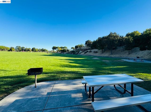 2600 Yorkshire Dr, Antioch, CA 94531