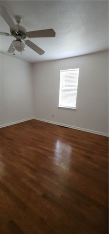 111 E Helena, Siloam Springs, AR 72761