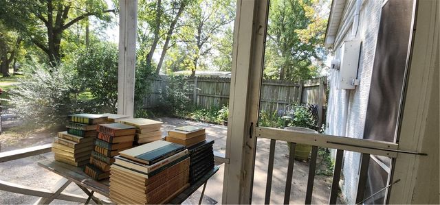 111 E Helena, Siloam Springs, AR 72761