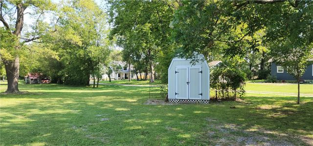 111 E Helena, Siloam Springs, AR 72761