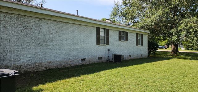 111 E Helena, Siloam Springs, AR 72761