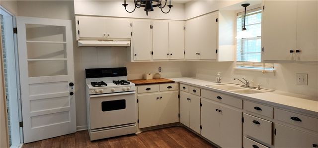 111 E Helena, Siloam Springs, AR 72761