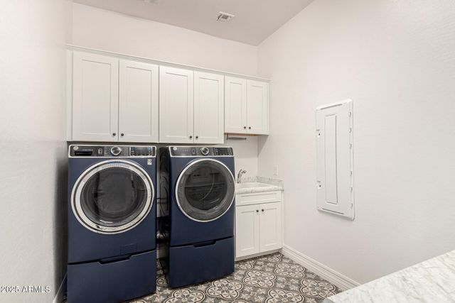 7598 W JESSIE Lane, Peoria, AZ 85383