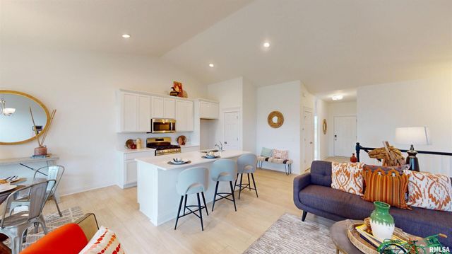 5925 BUTTERFIELD Drive, Bettendorf, IA 52722