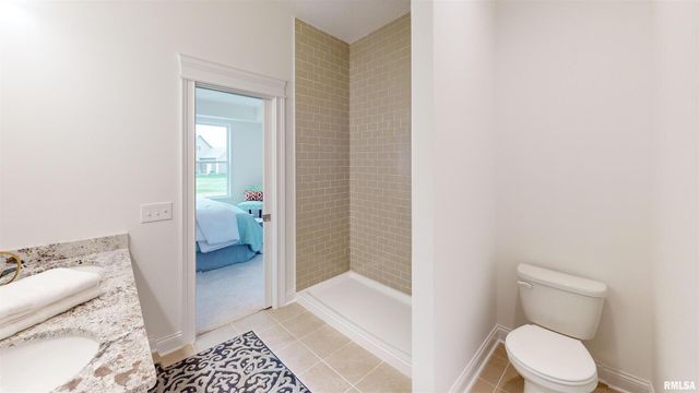 5925 BUTTERFIELD Drive, Bettendorf, IA 52722