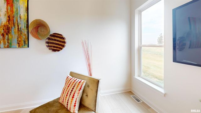 5925 BUTTERFIELD Drive, Bettendorf, IA 52722