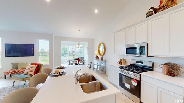 5925 BUTTERFIELD Drive, Bettendorf, IA 52722