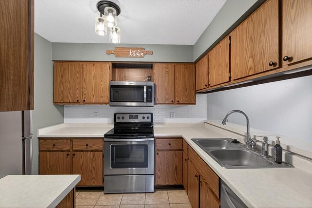 N110W17051 Ashbury LANE, Germantown, WI 53022