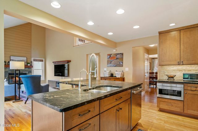 5 Horizon Drive, Saratoga Springs, NY 12866