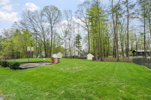 5 Horizon Drive, Saratoga Springs, NY 12866