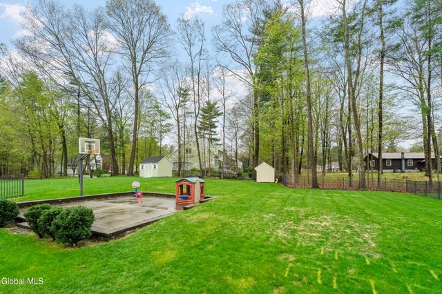 5 Horizon Drive, Saratoga Springs, NY 12866
