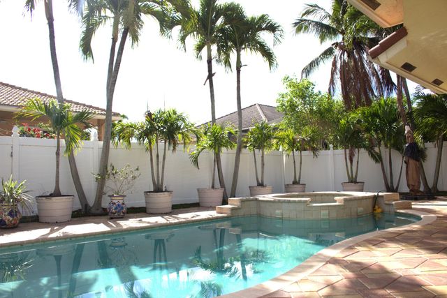 9696 Plumeria Way, Boynton Beach, FL 33436