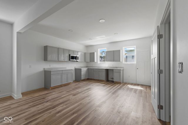 215 N Arsenal Avenue, Indianapolis, IN 46201