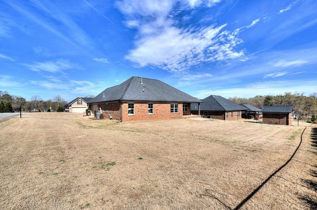 602 E Dateria Way, Inman, SC 29349