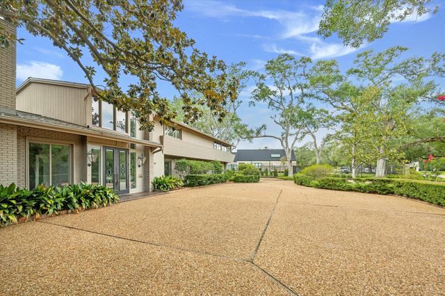 626 Rocky River Road, Houston, TX 77056