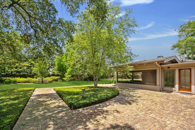 626 Rocky River Road, Houston, TX 77056