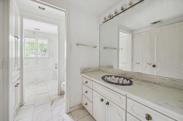 626 Rocky River Road, Houston, TX 77056