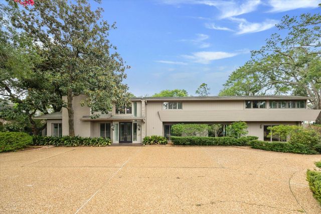 626 Rocky River Road, Houston, TX 77056