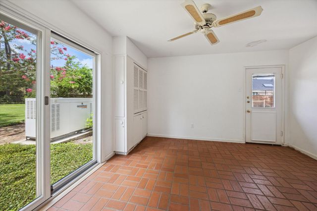 626 Rocky River Road, Houston, TX 77056