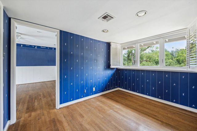 626 Rocky River Road, Houston, TX 77056