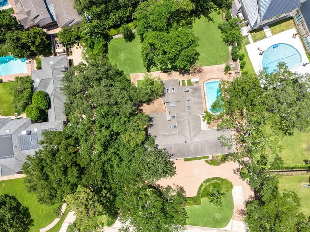 626 Rocky River Road, Houston, TX 77056