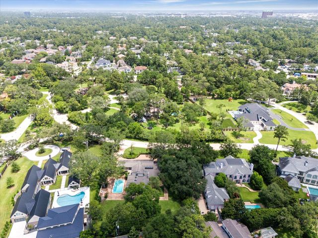 626 Rocky River Road, Houston, TX 77056