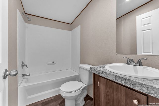 5709 County Road 422, Pleasanton, TX 78064