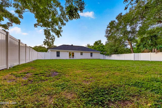 1405 E Voorhis Avenue, Deland, FL 32724