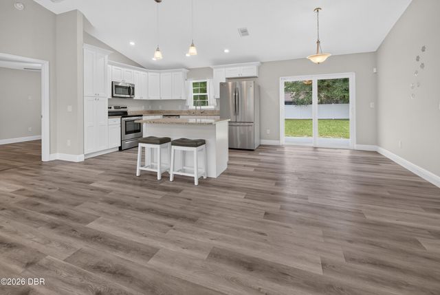 1405 E Voorhis Avenue, Deland, FL 32724