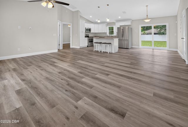1405 E Voorhis Avenue, Deland, FL 32724