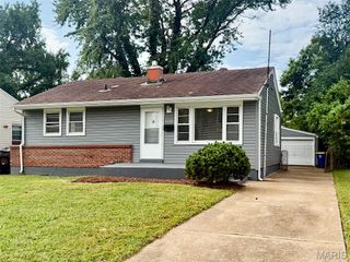 11226 Saint Matthias Lane, St Ann, MO 63074