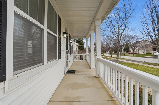 2843 Sweet Clover Way, Wauconda, IL 60084