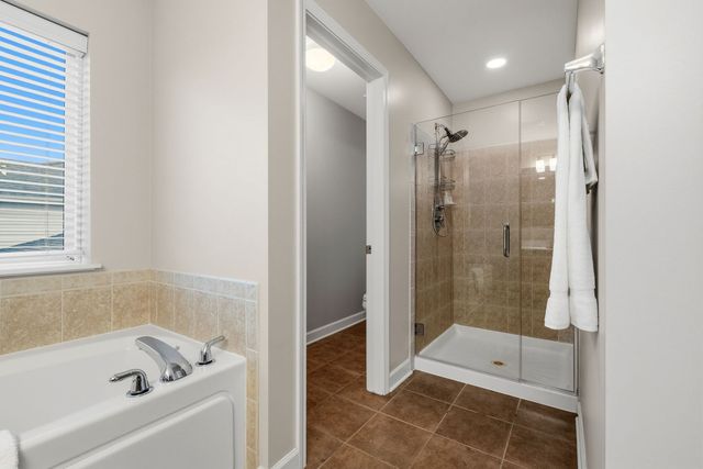 2843 Sweet Clover Way, Wauconda, IL 60084