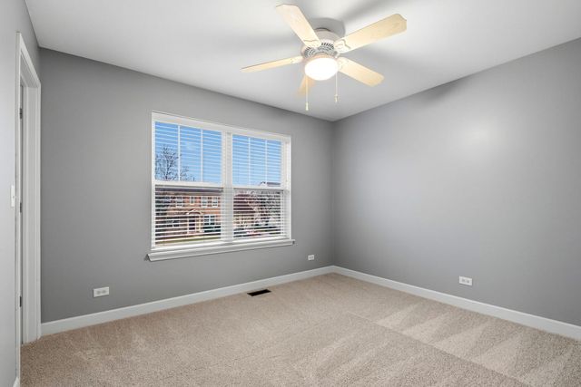 2843 Sweet Clover Way, Wauconda, IL 60084