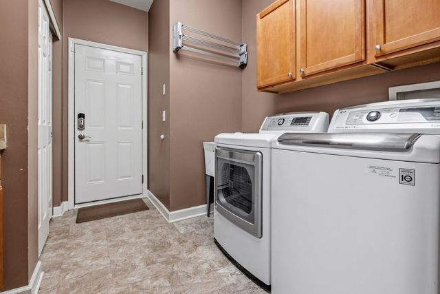 2843 Sweet Clover Way, Wauconda, IL 60084