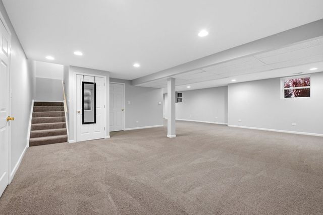 2843 Sweet Clover Way, Wauconda, IL 60084