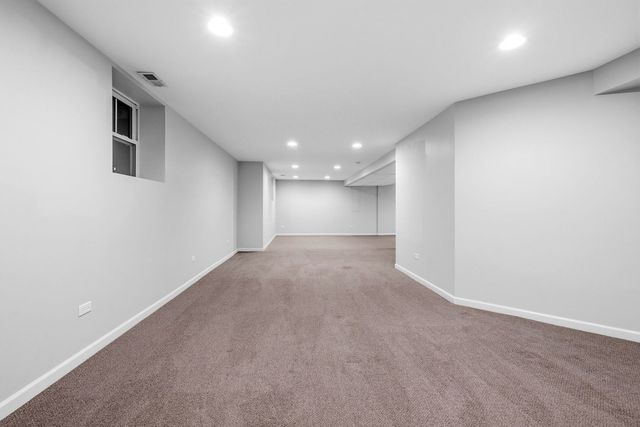 2843 Sweet Clover Way, Wauconda, IL 60084